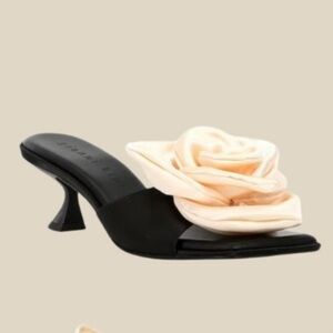 Gianni Bini, Black Satin Kitten heels, Size 9.5, New